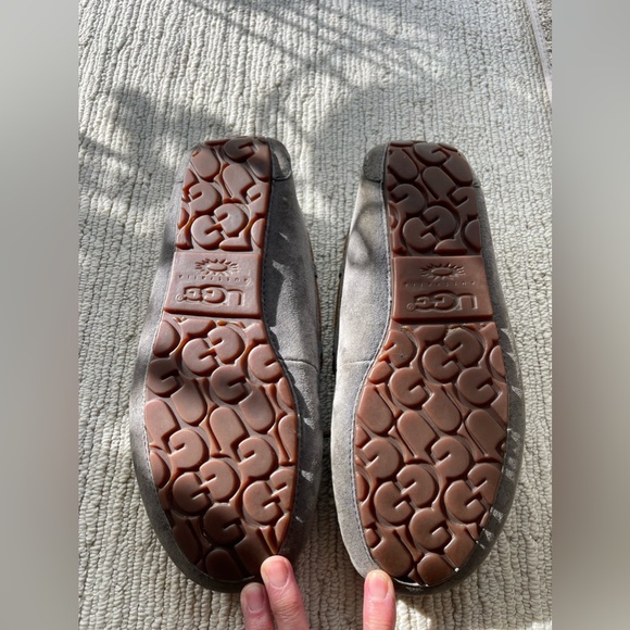 UGG Moccasin Slippers. Women’s size 10. Suede and Shearling. Indoor/outdoor.EUC - Picture 9 of 9